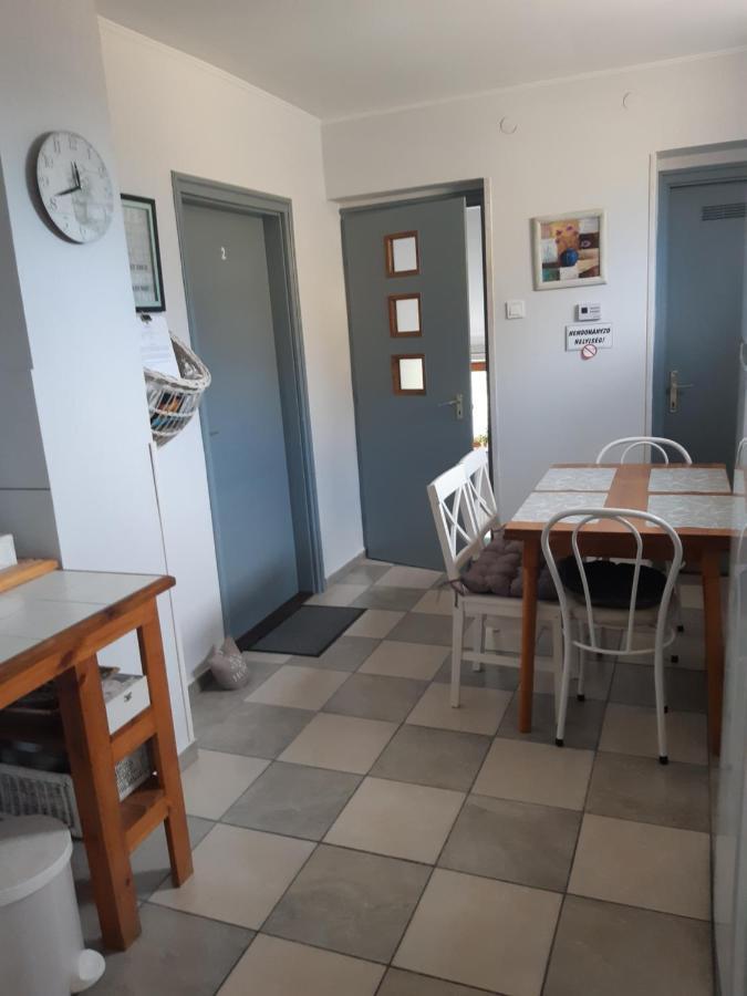 Nora Apartman Gyula Bagian luar foto
